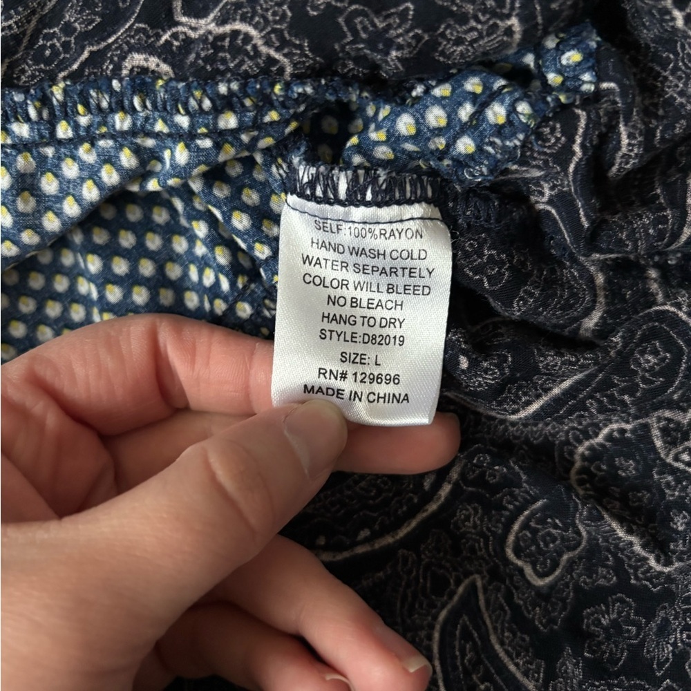 Francesca's Collections Navy and Gray Paisley Tunic - Picture 5 of 5